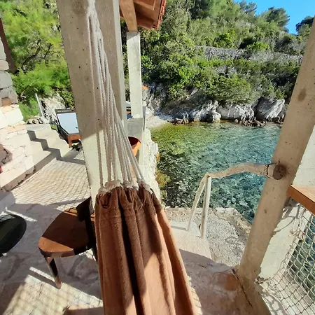 Sea Side House For Two In A Wilderness