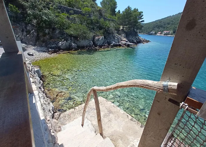 Sea Side House For Two In A Wilderness
