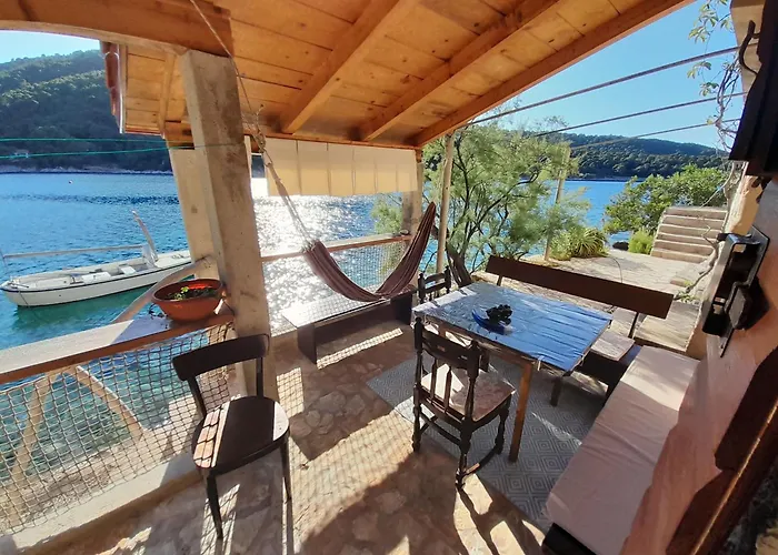 Sea Side House For Two In A Wilderness Vis