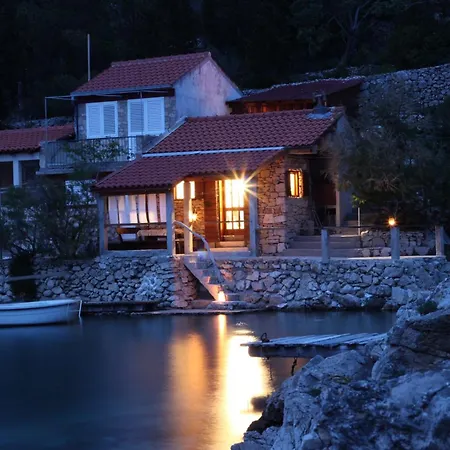 Sea Side House For Two In A Wilderness Semesterbostad