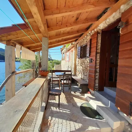 Sea Side House For Two In A Wilderness Vis