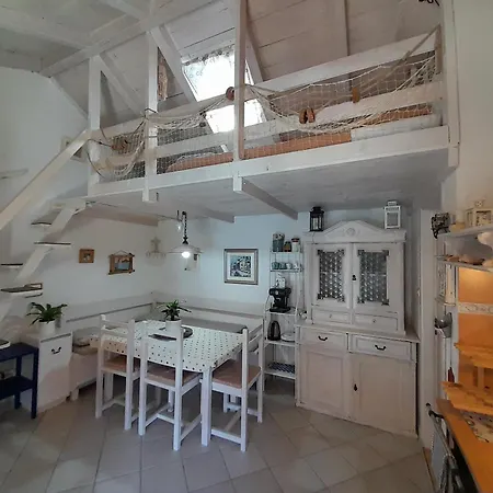 Sea Side House For Two In A Wilderness Semesterbostad