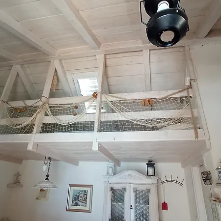 Sea Side House For Two In A Wilderness Vis