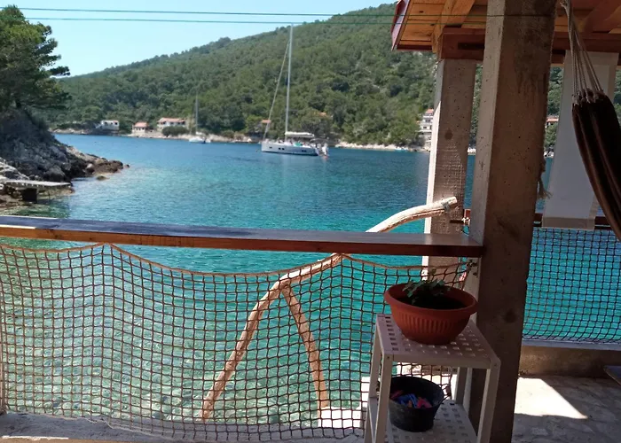Sea Side House For Two In A Wilderness