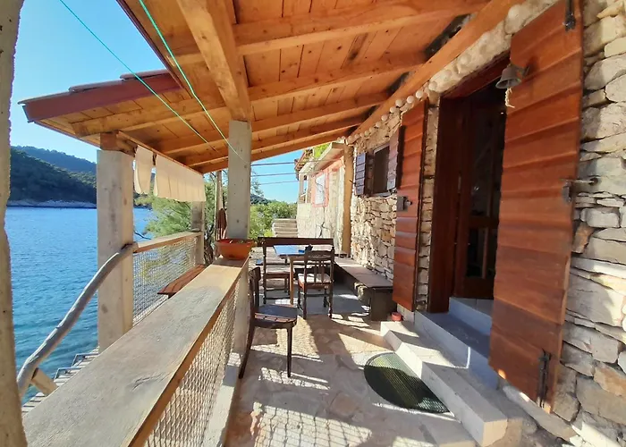 Sea Side House For Two In A Wilderness Vis
