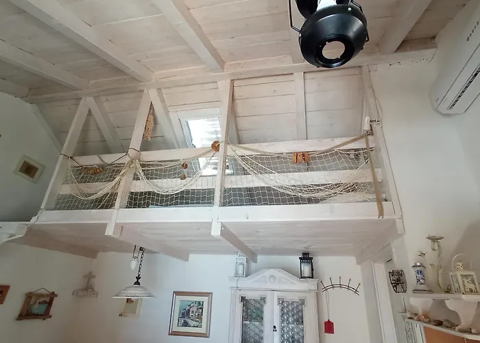 Sea Side House For Two In A Wilderness Vis